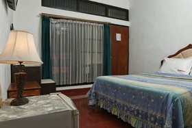Rasa Sayang Beach Inn by RedDoorz