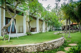 Akatara Hotel