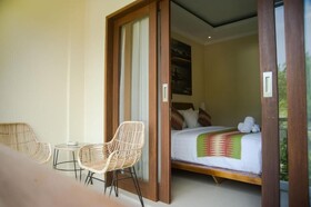 Akatara Hotel