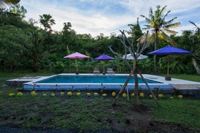 Apit Lawang Villas & Resto