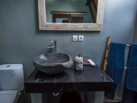 Apit Lawang Villas & Resto