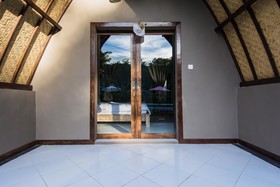 Apit Lawang Villas & Resto