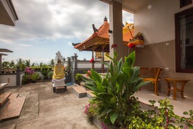 Arie Guest House