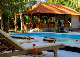 Crystal Bay Villa & Residence