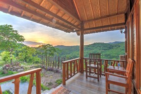 Ayu Hill Bungalows