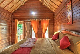Ayu Hill Bungalows