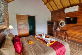 Ayu Hill Bungalows