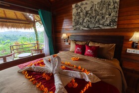 Ayu Hill Bungalows