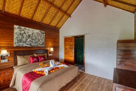 Ayu Hill Bungalows