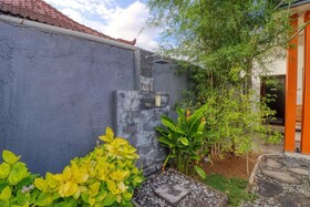J and J Guest House