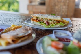 Kabeh Jati Garden Villa & Restaurant