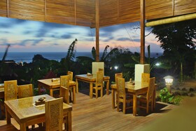 Kabeh Jati Garden Villa & Restaurant