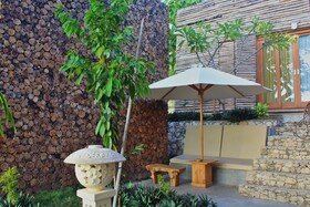 Kabeh Jati Garden Villa & Restaurant