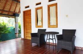 Lazia Corner Hills