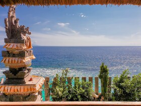 Malibu Huts