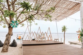 Mambo Beach Resort
