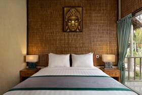 Nusa Majesty Bungalow