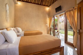 Nusa Majesty Bungalow