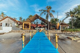 Semaya One Beach Guesthouse