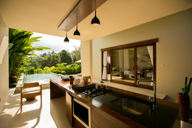 Senetan Villas & Spa Resort