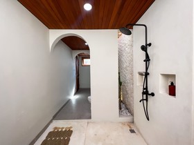 Moana Villa & Suites Bingin