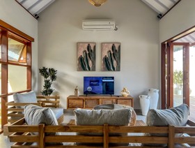 Moana Villa & Suites Bingin