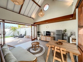 Moana Villa & Suites Bingin