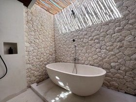 Moana Villa & Suites Bingin