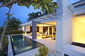 Nomina Villas