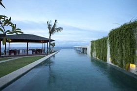Nomina Villas