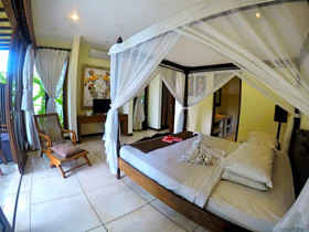 The Eyes Bali