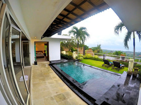 The Eyes Bali