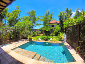 The Eyes Bali