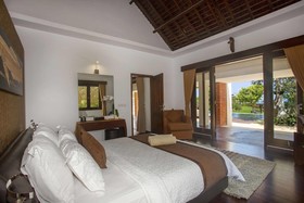 The Sanctus Villa