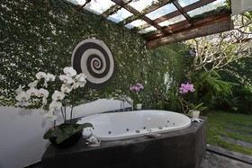 The Sanctus Villa
