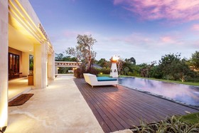 The Sanctus Villa
