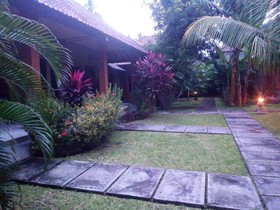 Suka Sari Cottages