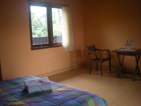 Tepi Sawah Lodge