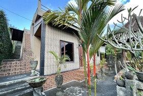 Mongan Homestay Beside The Belulang Hot Spring