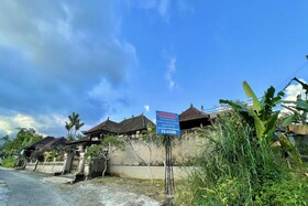 Mongan Homestay Beside The Belulang Hot Spring