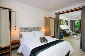 Echo Beach Villa & Apartment