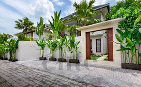 Echo Beach Villa & Apartment