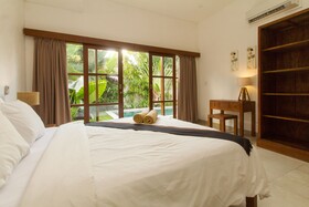 Echo Beach Villa & Apartment