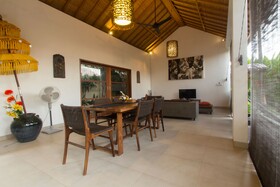 Echo Beach Villa & Apartment