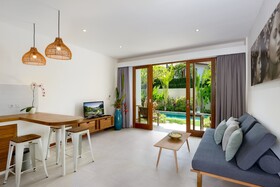 Echo Beach Villa & Apartment