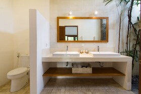 Echo Beach Villa & Apartment