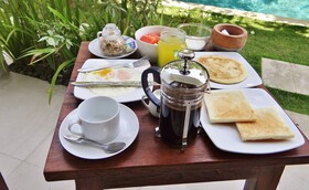 Echo Beach Villa & Apartment