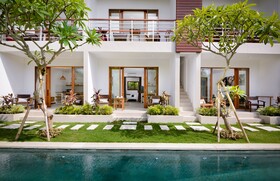 Echo Beach Villa & Apartment