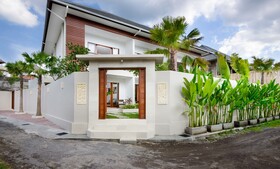 Echo Beach Villa & Apartment