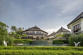 Swan Paradise a Pramana Experience